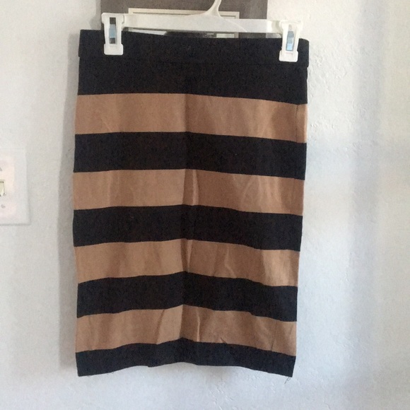 Black and Tan elastic pencil skirt - Picture 1 of 2